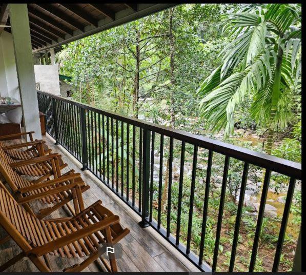 Old Bridge Riverside Hotel Kitulgala Kültér fotó